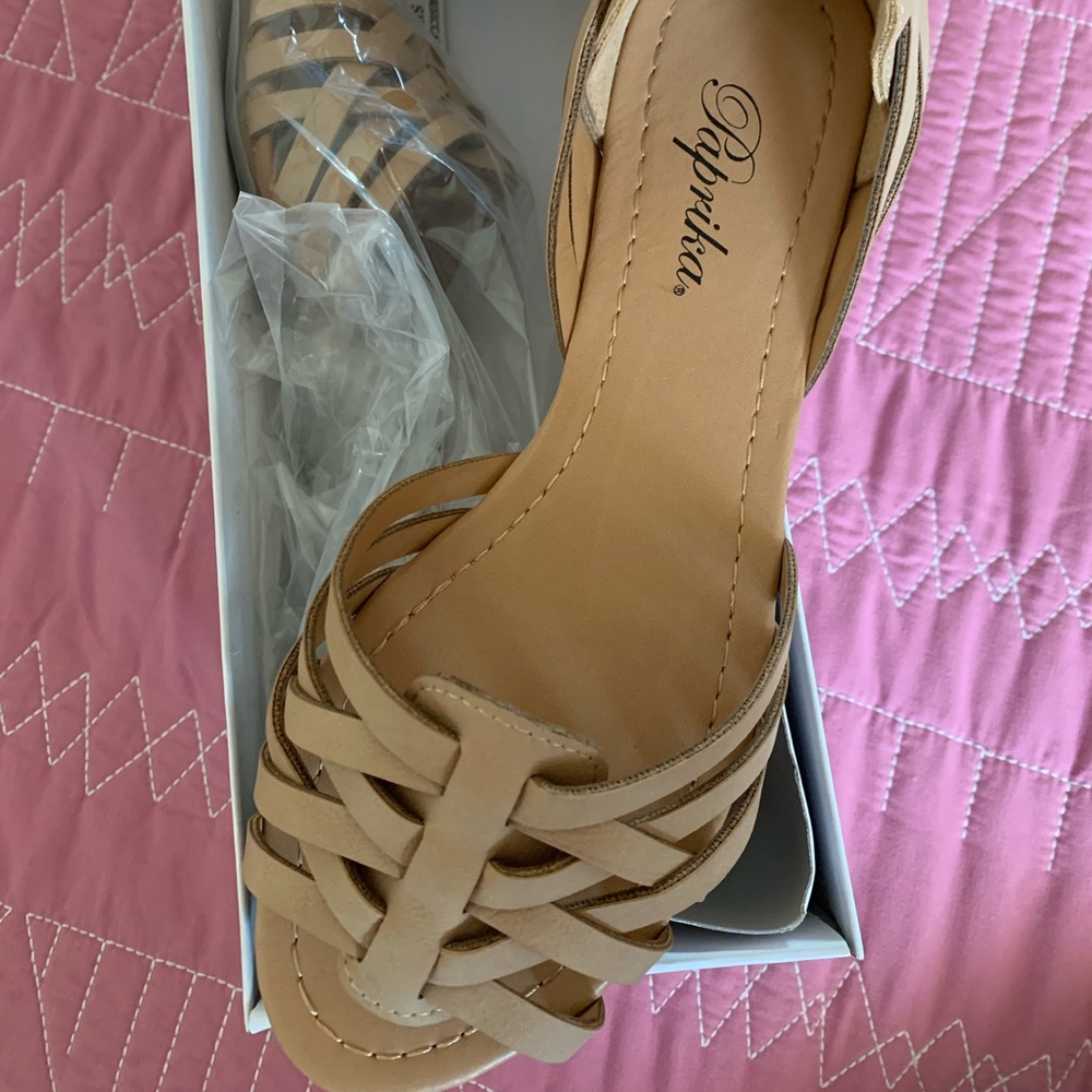 Paprika Flats